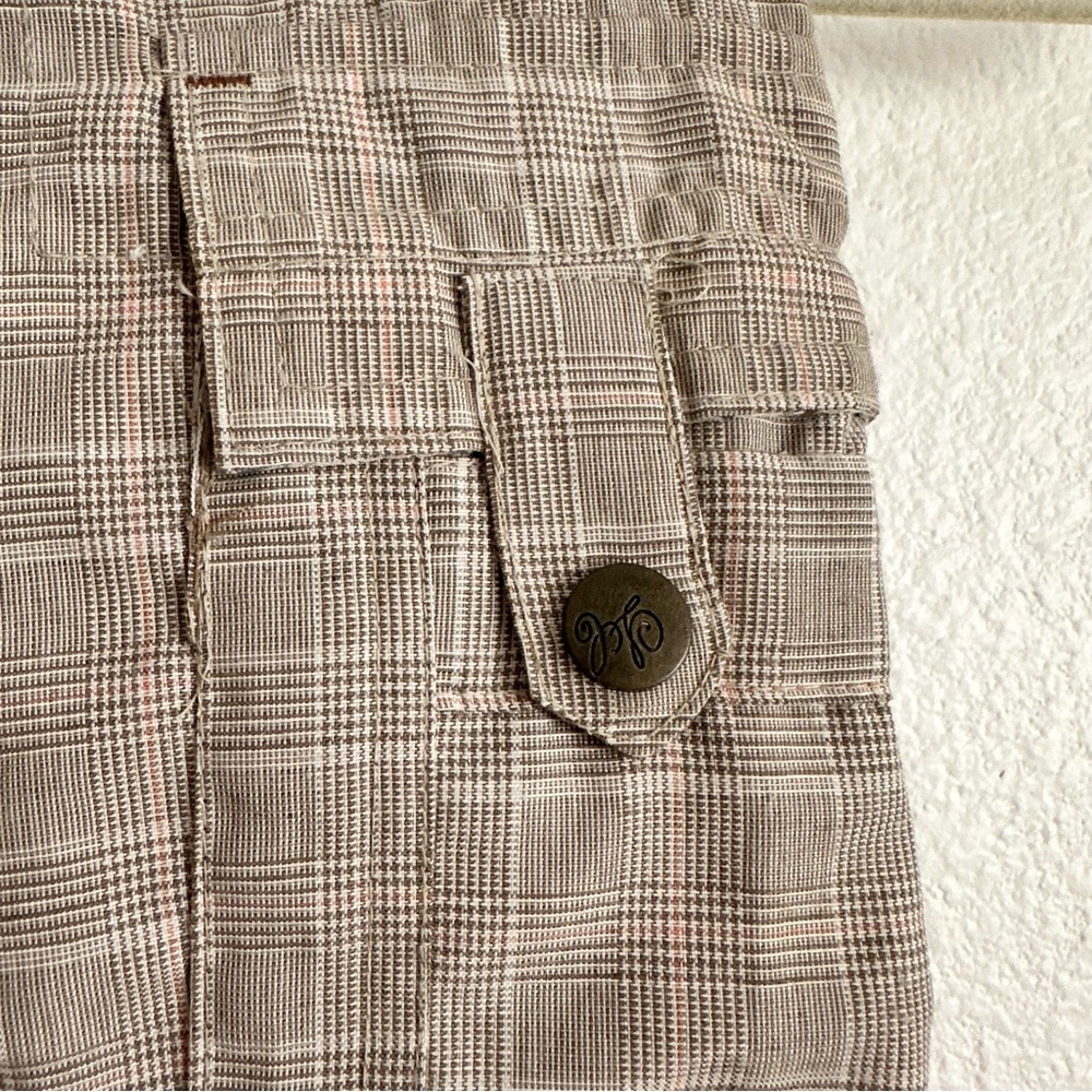 Lion’s Crest by English Laundry - Beige Plaid Cargo Shorts - Picture 10 of 15